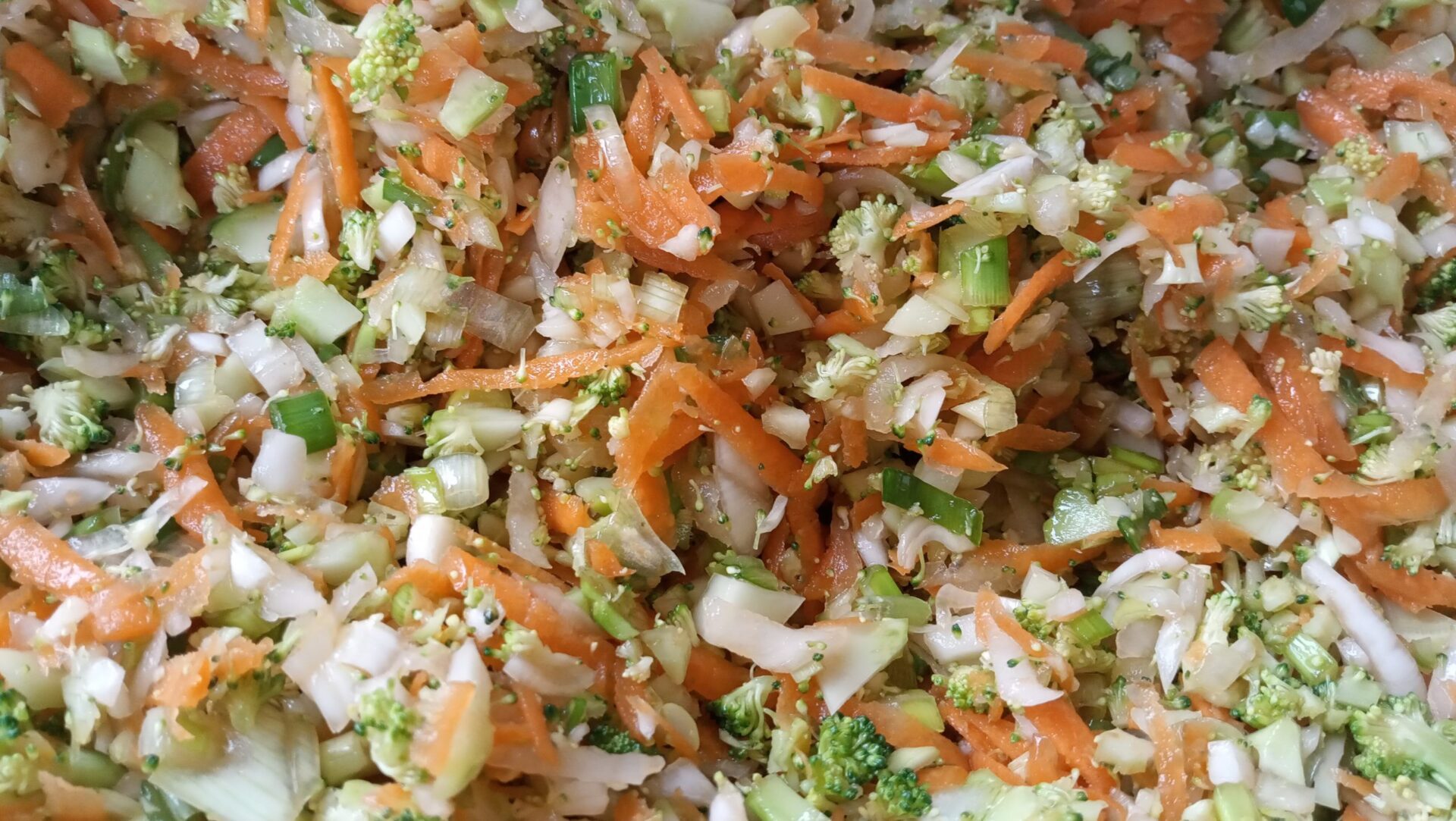 verduras con sal para fermentar