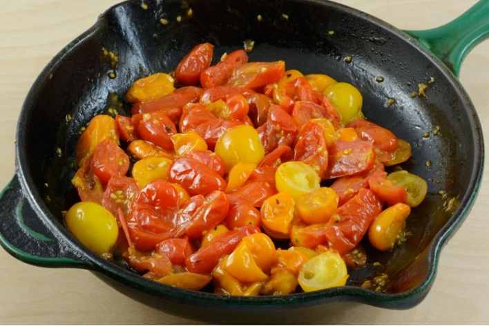 TOMATE CHERRYS SALTEADOS